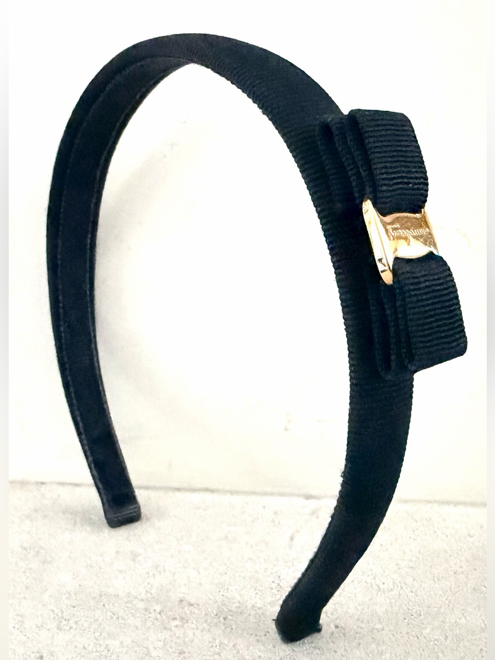 SALVATORE FERRAGAMO Vara Bow Black Grosgrain Headband Gold Logo EUC